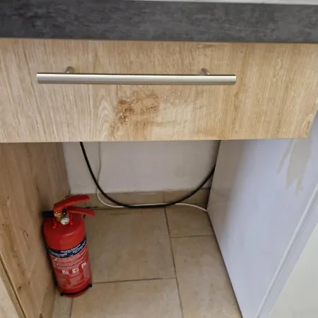 Apartment Zentrale Und Komfortable *